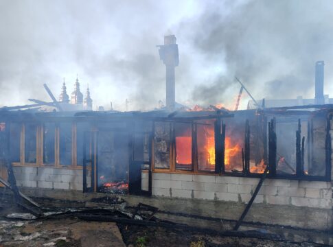 S-a stabilit cauza incendiului de la locuinţele Mănăstirii Văratec