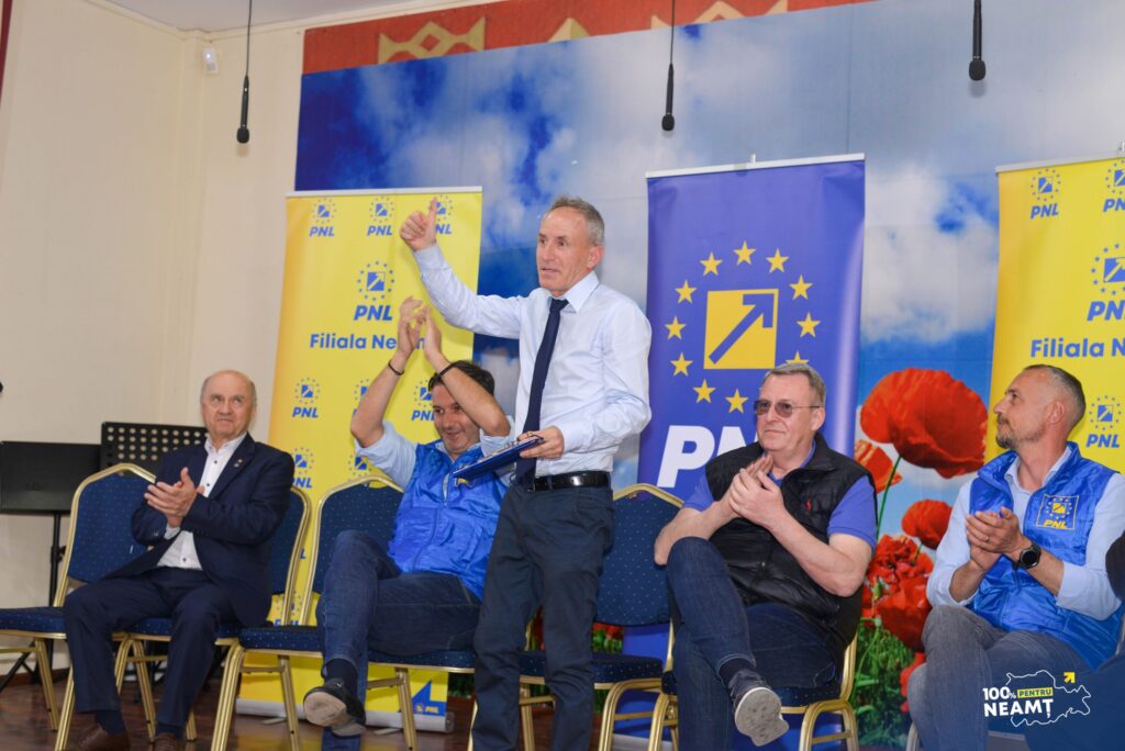 Primarul Sorin Ouatu (PNL Neamţ) pregătit să continue dezvoltarea comunei Ştefan cel Mare, în parteneriat cu George Lazăr preşedinte al CJ Neamţ