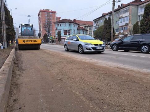 Primăria Piatra-Neamţ anunţă redeschiderea circulaţiei rutiere pe B-dul Decebal