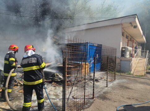 Incendiu la SJU Piatra-Neamţ, sub geamurile de la ATI