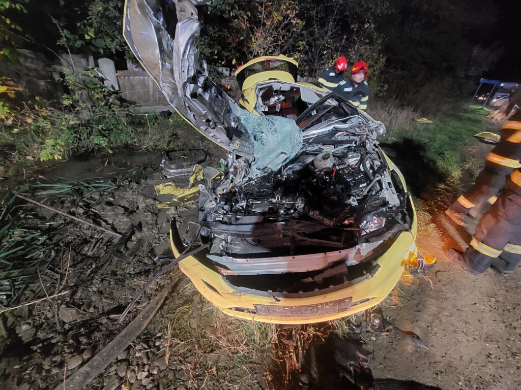 Tragedie pe E85, în Neamţ. Tatăl şi fiica au murit, mama şi o altă fată sunt grav rănite.