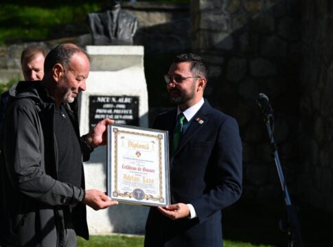 Alpinistul Adrian Laza a primit titlul de cetăţean de onoare în Grădina Publică „Nicu Albu”