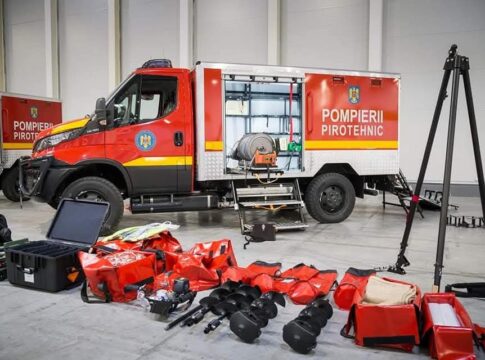 FOTO-GALERIE Tehnica de intervenţie a ISU Neamţ, după 20 de ani de la înfiinţare