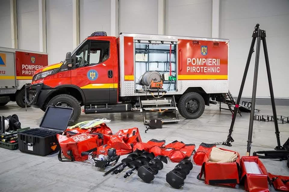 FOTO-GALERIE Ce tehnică de intervenţie are ISU Neamţ, după 20 de ani de la înfiinţare