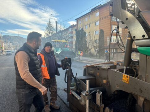 Veste bună, de sărbători, pentru pietreni: asfaltări finale pe B-dul Decebal!