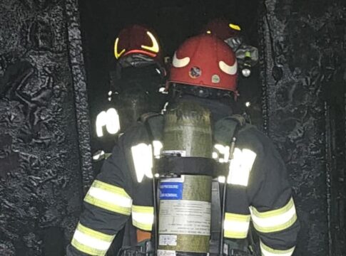Un bărbat din Dumbrava Roşie a decedat intoxicat cu fum în urma unui incendiu