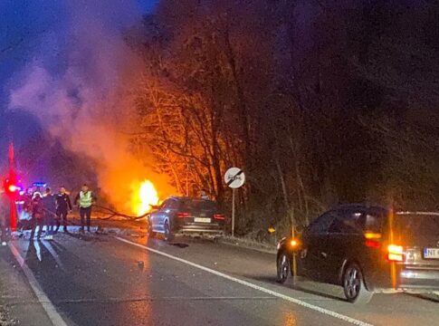 Patru morţi şi doi răniţi într-un accident la Dulceşti